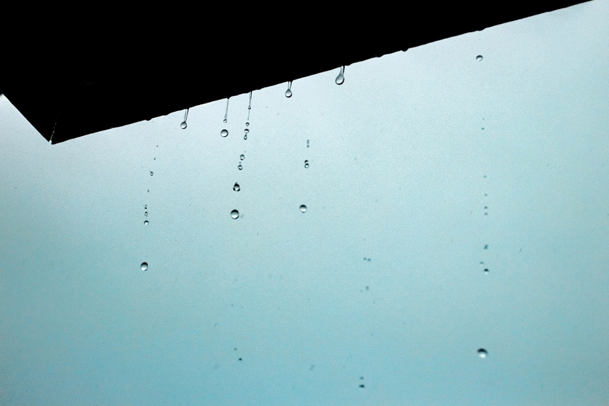 closeup-of-water-drops-from-the-ceiling